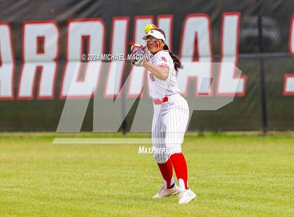 Thumbnail 3 in Bridge City vs Hargrave (UIL 4A Softball Region 1 & 3 Bi-District) photogallery.