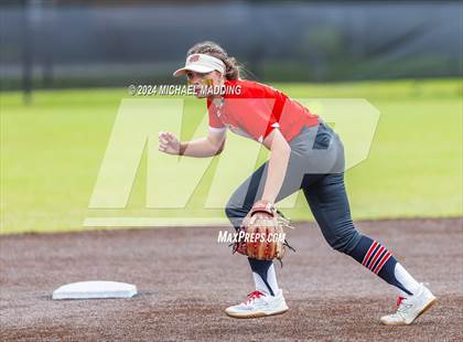 Thumbnail 2 in Bridge City vs Hargrave (UIL 4A Softball Region 1 & 3 Bi-District) photogallery.