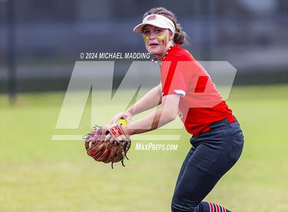 Thumbnail 3 in Bridge City vs Hargrave (UIL 4A Softball Region 1 & 3 Bi-District) photogallery.