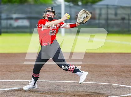 Thumbnail 3 in Bridge City vs Hargrave (UIL 4A Softball Region 1 & 3 Bi-District) photogallery.