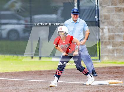 Thumbnail 2 in Bridge City vs Hargrave (UIL 4A Softball Region 1 & 3 Bi-District) photogallery.