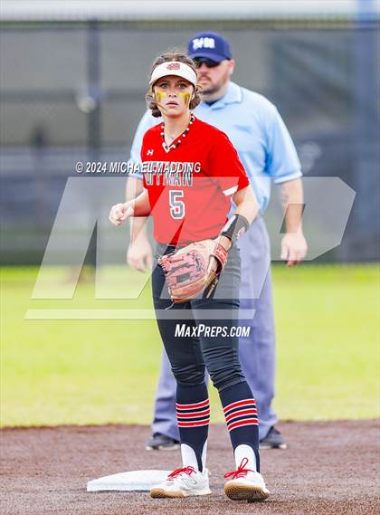 Thumbnail 3 in Bridge City vs Hargrave (UIL 4A Softball Region 1 & 3 Bi-District) photogallery.
