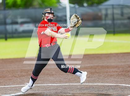Thumbnail 2 in Bridge City vs Hargrave (UIL 4A Softball Region 1 & 3 Bi-District) photogallery.