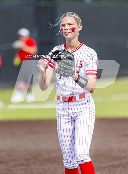 Thumbnail 2 in Bridge City vs Hargrave (UIL 4A Softball Region 1 & 3 Bi-District) photogallery.