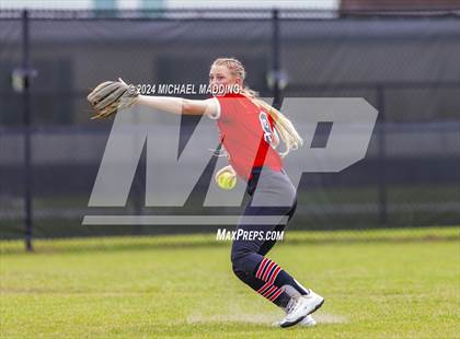 Thumbnail 2 in Bridge City vs Hargrave (UIL 4A Softball Region 1 & 3 Bi-District) photogallery.