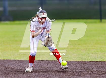 Thumbnail 3 in Bridge City vs Hargrave (UIL 4A Softball Region 1 & 3 Bi-District) photogallery.