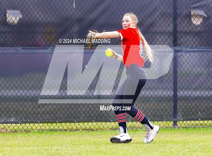 Thumbnail 3 in Bridge City vs Hargrave (UIL 4A Softball Region 1 & 3 Bi-District) photogallery.