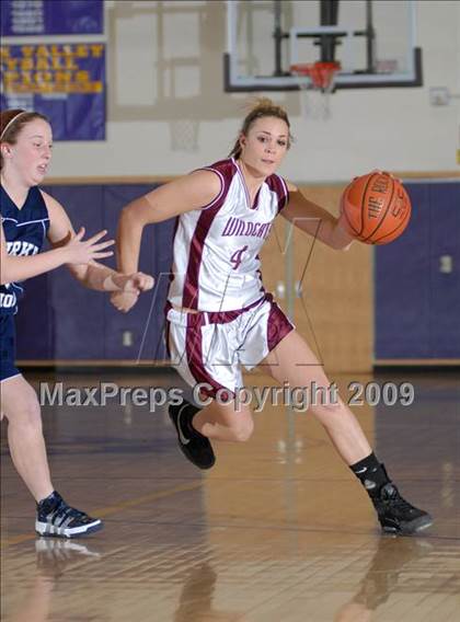 Thumbnail 3 in Burke Catholic vs. Livingston Manor (Warwick Holiday Classic) photogallery.