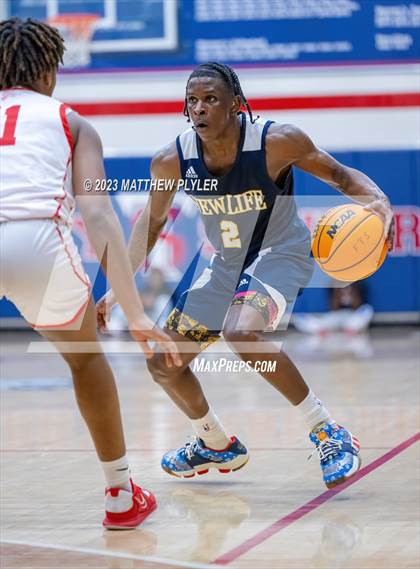 Thumbnail 3 in Seventy-First vs. New Life Christian Academy (MLK Dream Jam at Terry Sanford) photogallery.