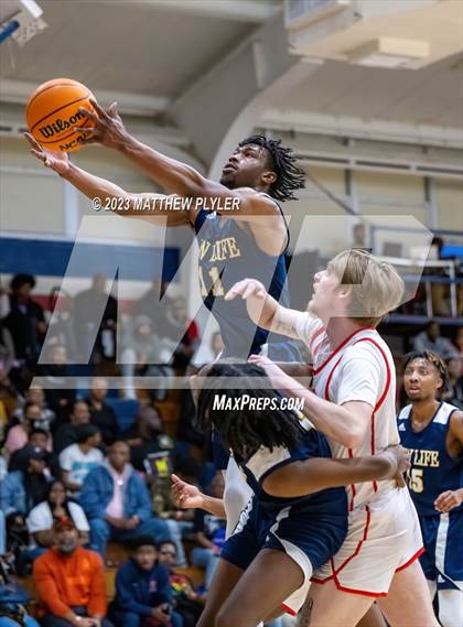 Thumbnail 3 in Seventy-First vs. New Life Christian Academy (MLK Dream Jam at Terry Sanford) photogallery.