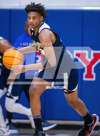 Thumbnail 1 in Seventy-First vs. New Life Christian Academy (MLK Dream Jam at Terry Sanford) photogallery.