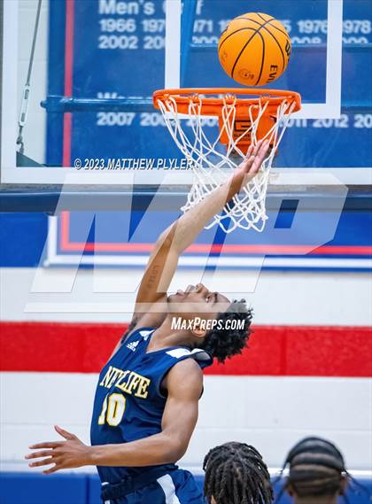 Thumbnail 3 in Seventy-First vs. New Life Christian Academy (MLK Dream Jam at Terry Sanford) photogallery.