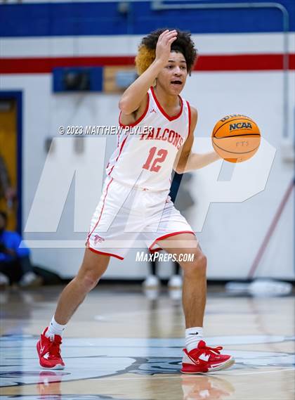 Thumbnail 3 in Seventy-First vs. New Life Christian Academy (MLK Dream Jam at Terry Sanford) photogallery.