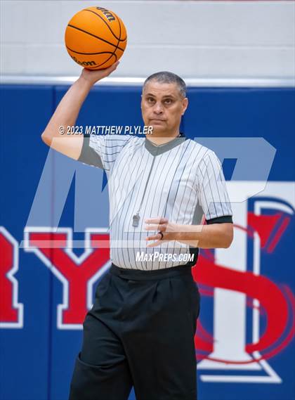 Thumbnail 2 in Seventy-First vs. New Life Christian Academy (MLK Dream Jam at Terry Sanford) photogallery.