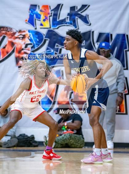Thumbnail 1 in Seventy-First vs. New Life Christian Academy (MLK Dream Jam at Terry Sanford) photogallery.
