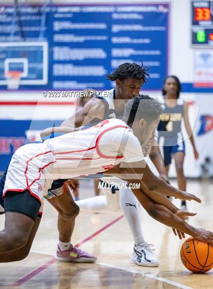 Thumbnail 1 in Seventy-First vs. New Life Christian Academy (MLK Dream Jam at Terry Sanford) photogallery.