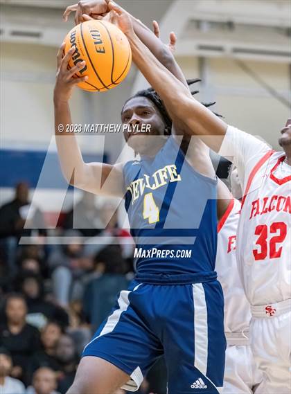 Thumbnail 2 in Seventy-First vs. New Life Christian Academy (MLK Dream Jam at Terry Sanford) photogallery.