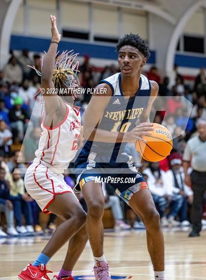 Thumbnail 2 in Seventy-First vs. New Life Christian Academy (MLK Dream Jam at Terry Sanford) photogallery.