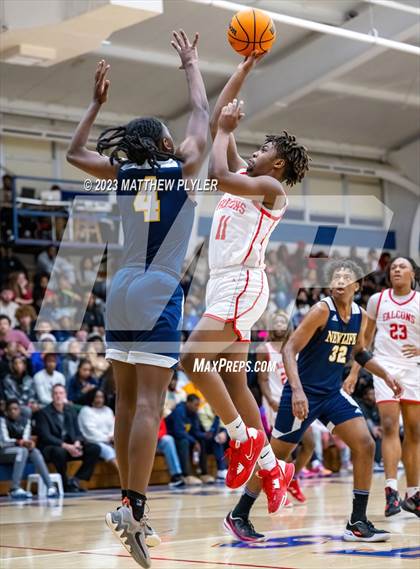 Thumbnail 2 in Seventy-First vs. New Life Christian Academy (MLK Dream Jam at Terry Sanford) photogallery.