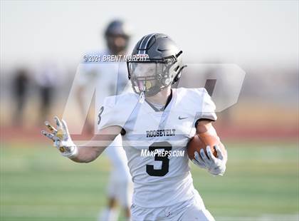 Thumbnail 2 in Roosevelt vs. Mead (CHSAA 3A semifinal) photogallery.