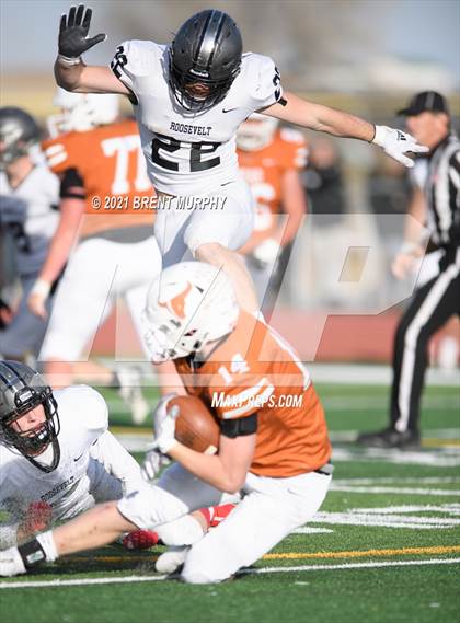 Thumbnail 1 in Roosevelt vs. Mead (CHSAA 3A semifinal) photogallery.