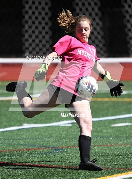 Thumbnail 2 in Charlotte Latin vs. Myers Park photogallery.