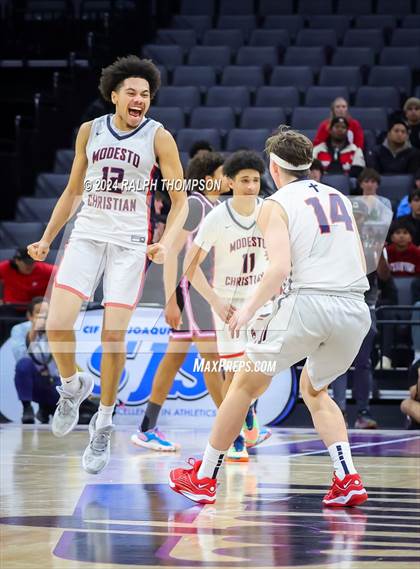 Thumbnail 2 in Lincoln vs. Modesto Christian  (CIF SJS D1 Final) photogallery.