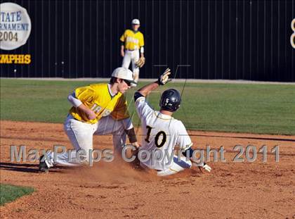 Thumbnail 2 in Knoxville Catholic @ Seymour photogallery.