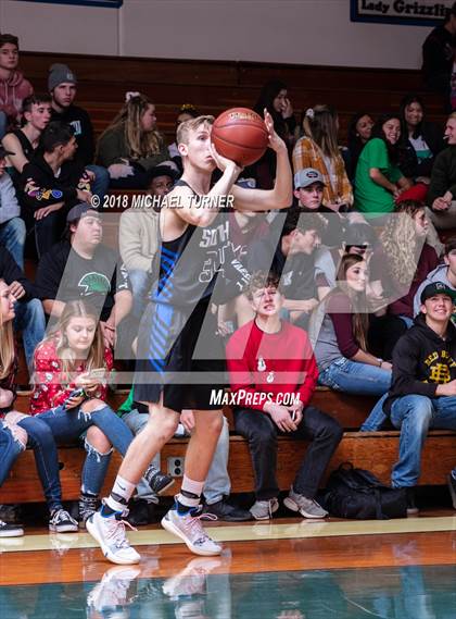Thumbnail 2 in Pleasant Valley vs. South Medford photogallery.