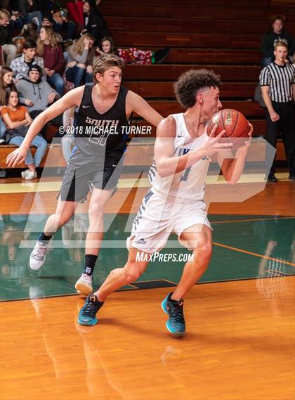 Thumbnail 2 in Pleasant Valley vs. South Medford photogallery.