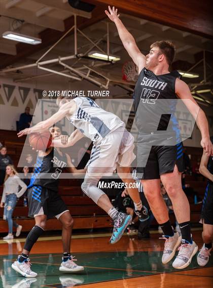 Thumbnail 1 in Pleasant Valley vs. South Medford photogallery.