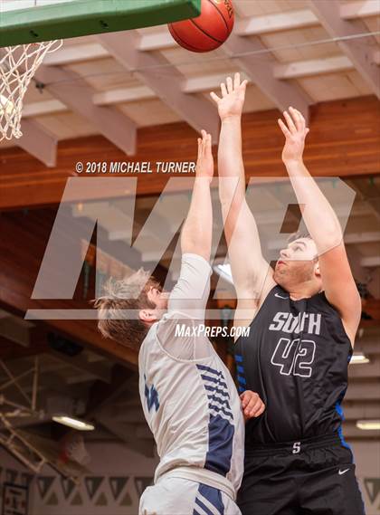 Thumbnail 1 in Pleasant Valley vs. South Medford photogallery.