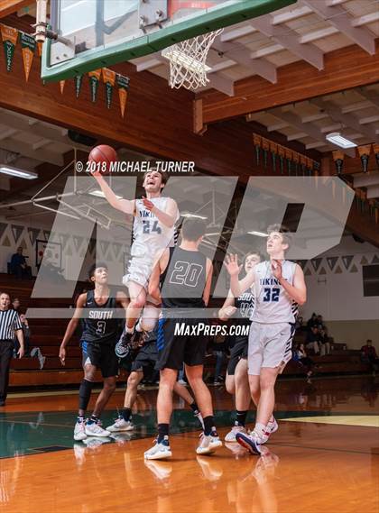 Thumbnail 3 in Pleasant Valley vs. South Medford photogallery.