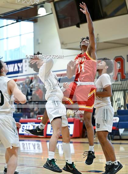 Thumbnail 3 in Newport - Bellevue vs Emerald Ridge (T-Town Throwdown) photogallery.