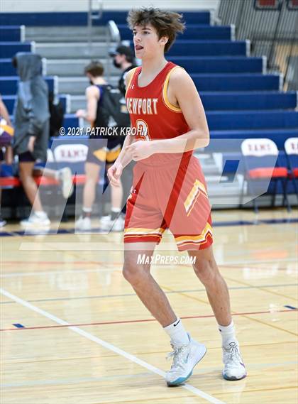 Thumbnail 2 in Newport - Bellevue vs Emerald Ridge (T-Town Throwdown) photogallery.