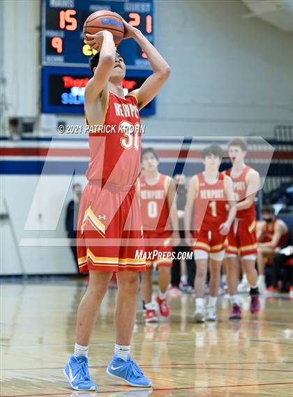 Thumbnail 2 in Newport - Bellevue vs Emerald Ridge (T-Town Throwdown) photogallery.