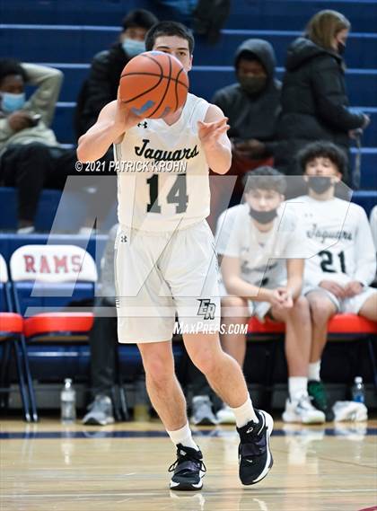 Thumbnail 2 in Newport - Bellevue vs Emerald Ridge (T-Town Throwdown) photogallery.