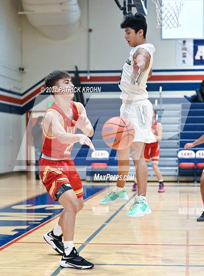Thumbnail 3 in Newport - Bellevue vs Emerald Ridge (T-Town Throwdown) photogallery.