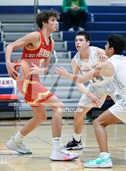 Thumbnail 3 in Newport - Bellevue vs Emerald Ridge (T-Town Throwdown) photogallery.