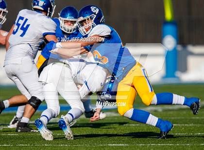 Thumbnail 2 in Catholic Central vs. Oakridge (MHSAA D5 Regional Final) photogallery.