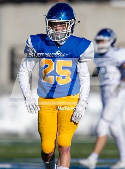 Thumbnail 1 in Catholic Central vs. Oakridge (MHSAA D5 Regional Final) photogallery.