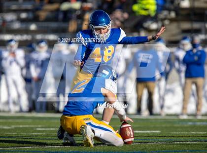 Thumbnail 2 in Catholic Central vs. Oakridge (MHSAA D5 Regional Final) photogallery.