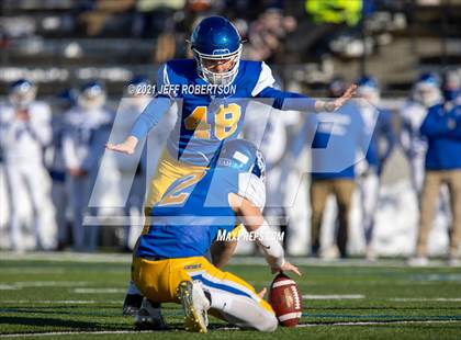 Thumbnail 1 in Catholic Central vs. Oakridge (MHSAA D5 Regional Final) photogallery.
