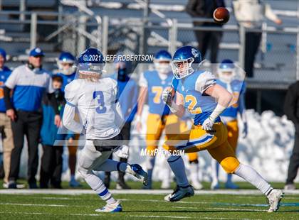 Thumbnail 2 in Catholic Central vs. Oakridge (MHSAA D5 Regional Final) photogallery.