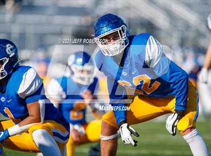 Thumbnail 2 in Catholic Central vs. Oakridge (MHSAA D5 Regional Final) photogallery.