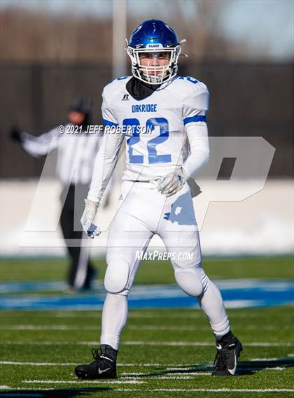 Thumbnail 2 in Catholic Central vs. Oakridge (MHSAA D5 Regional Final) photogallery.