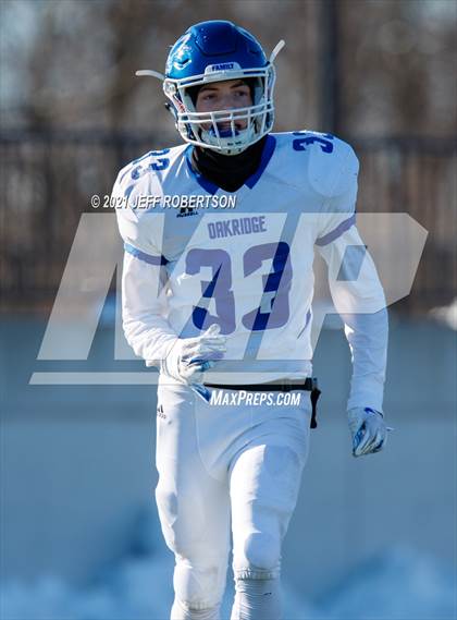 Thumbnail 3 in Catholic Central vs. Oakridge (MHSAA D5 Regional Final) photogallery.