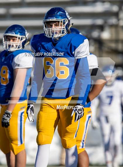 Thumbnail 1 in Catholic Central vs. Oakridge (MHSAA D5 Regional Final) photogallery.