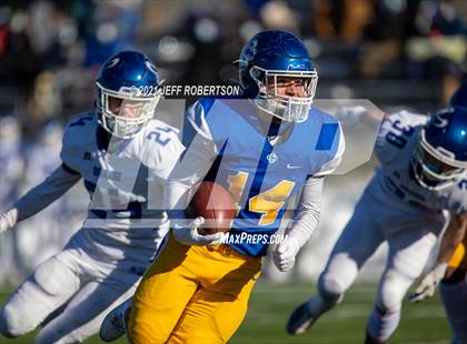 Thumbnail 2 in Catholic Central vs. Oakridge (MHSAA D5 Regional Final) photogallery.