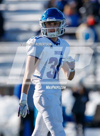 Thumbnail 1 in Catholic Central vs. Oakridge (MHSAA D5 Regional Final) photogallery.